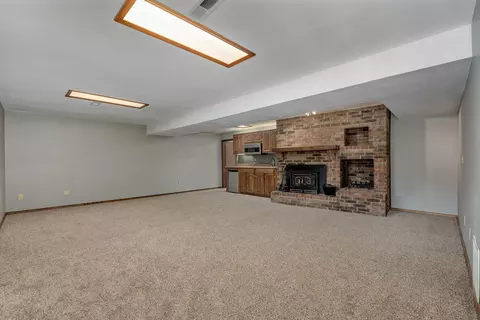 Living - 922 E Manchester Dr, Springfield, MO 65810 photo 5 of 7