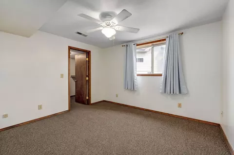 Bedroom - 922 E Manchester Dr, Springfield, MO 65810 photo 6 of 7