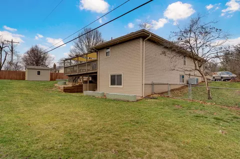 Exterior - 922 E Manchester Dr, Springfield, MO 65810 photo 9 of 15