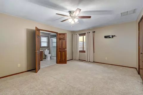 Bedroom - 922 E Manchester Dr, Springfield, MO 65810 photo 2 of 7