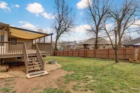 Exterior - 922 E Manchester Dr, Springfield, MO 65810 photo 13 of 15