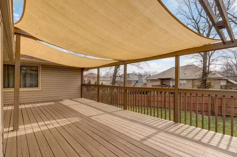 Exterior - 922 E Manchester Dr, Springfield, MO 65810 photo 4 of 15