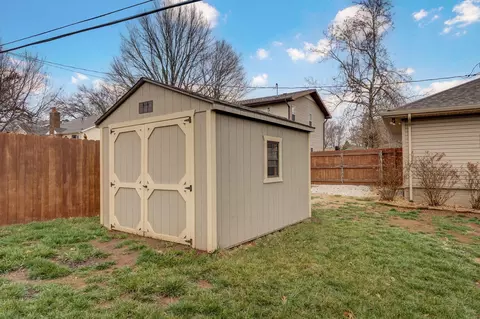 Exterior - 922 E Manchester Dr, Springfield, MO 65810 photo 8 of 15