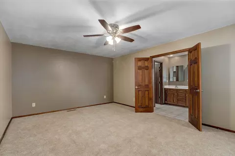 Bedroom - 922 E Manchester Dr, Springfield, MO 65810 photo 1 of 7