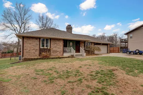 Exterior - 922 E Manchester Dr, Springfield, MO 65810 photo 15 of 15