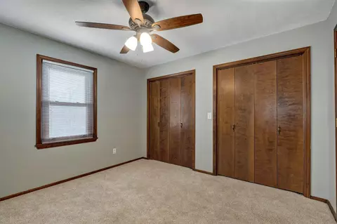 Bedroom - 922 E Manchester Dr, Springfield, MO 65810 photo 3 of 7