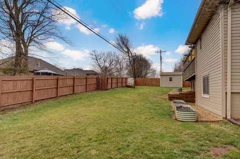 Exterior - 922 E Manchester Dr, Springfield, MO 65810 photo 7 of 15