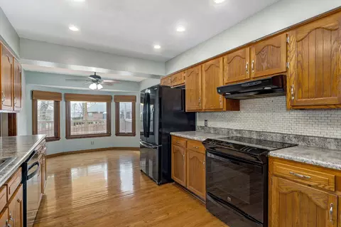 Kitchen - 922 E Manchester Dr, Springfield, MO 65810 photo 1 of 4