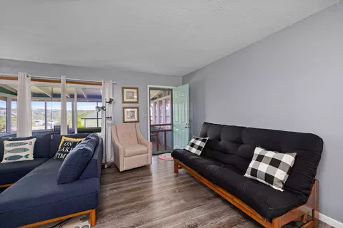 Living - 53 Locust Ln, Branson, MO 65616 photo 5 of 5