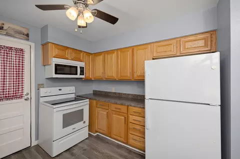 Kitchen - 53 Locust Ln, Branson, MO 65616 photo 2 of 3