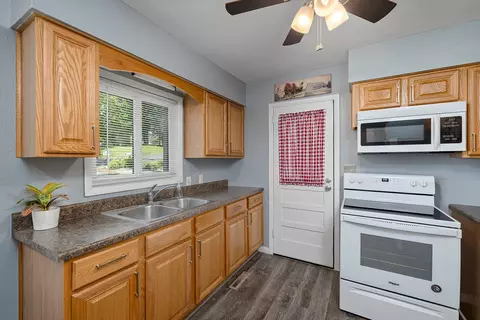 Kitchen - 53 Locust Ln, Branson, MO 65616 photo 1 of 3