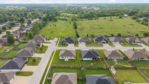 1829 S Erika Ave, Springfield, MO 65802 photo 37