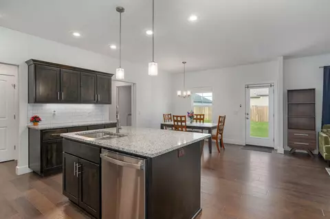 1829 S Erika Ave, Springfield, MO 65802 photo 7