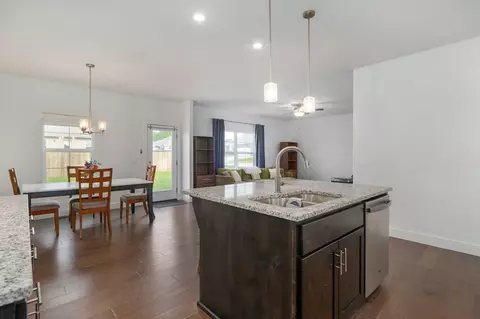 1829 S Erika Ave, Springfield, MO 65802 photo 6