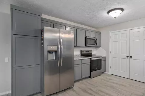 Kitchen - 813 Galena Rd, Ozark, MO 65721 photo 2 of 4