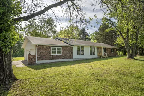 5816 E Farm Road 168, Rogersville, MO 65742