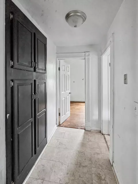 Entry Way - 503 S New Ave, Springfield, MO 65806 photo 4 of 6