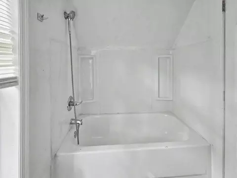Bath - 503 S New Ave, Springfield, MO 65806 photo 4 of 4