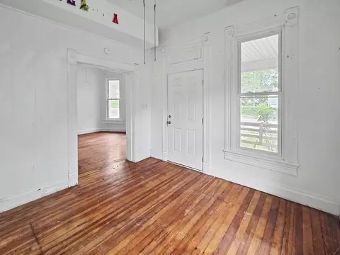 Living - 503 S New Ave, Springfield, MO 65806 photo 4 of 6
