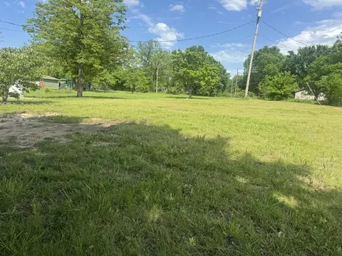 141 E White St, Granby, MO 64844