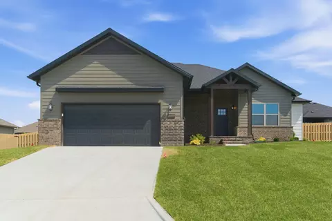 2609 W Webb Rd, Ozark, MO 65721