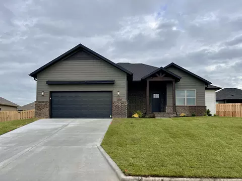 2609 W Webb Rd, Ozark, MO 65721