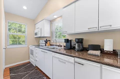 Kitchen - 595 Timbercreek Rd #301, Branson, MO 65616 photo 2 of 3