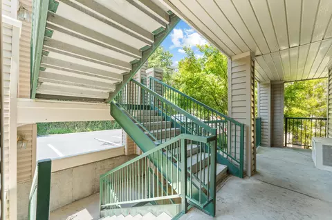 Exterior - 595 Timbercreek Rd #301, Branson, MO 65616 photo 2 of 4