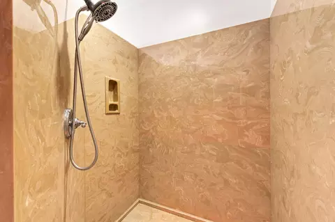 Bath - 879 E Westchester Dr, Springfield, MO 65810 photo 6 of 8