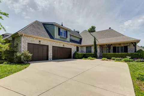 879 E Westchester Dr, Springfield, MO 65810