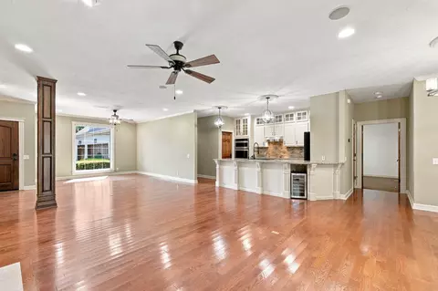 Living - 879 E Westchester Dr, Springfield, MO 65810 photo 3 of 6