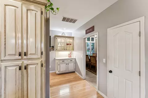 Entry Way - 3353 E Fox Grape St, Springfield, MO 65804 photo 2 of 3