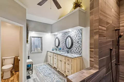 Bath - 3353 E Fox Grape St, Springfield, MO 65804 photo 1 of 5