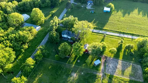 View/Area - 602 E Sanders St, Miller, MO 65707 photo 2 of 6