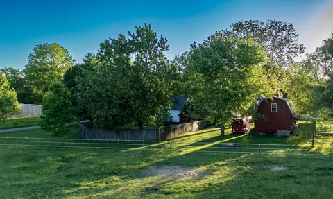 Exterior - 602 E Sanders St, Miller, MO 65707 photo 1 of 17