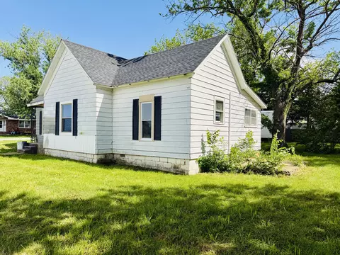 311 E 7th St, Lockwood, MO 65682