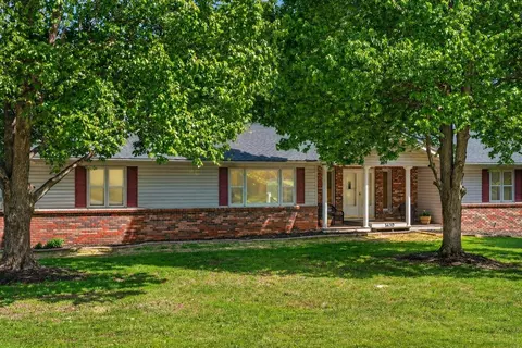 1410 S Briar Ave, Springfield, MO 65809