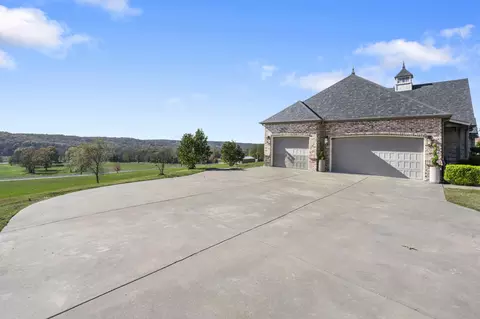 Exterior - 9386 E Maple Ridge Ln, Strafford, MO 65757 photo 11 of 14
