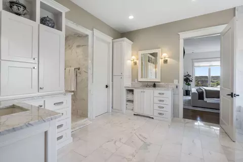 Bath - 9386 E Maple Ridge Ln, Strafford, MO 65757 photo 4 of 12