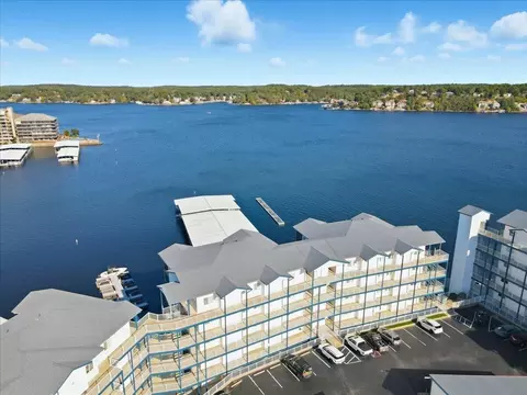 12 Monarch Cove Ct #5B, Lake Ozark, MO 65049