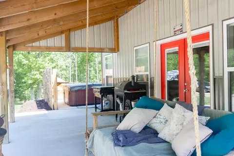 Exterior - 7128 E Farm Road 84, Strafford, MO 65757 photo 3 of 9