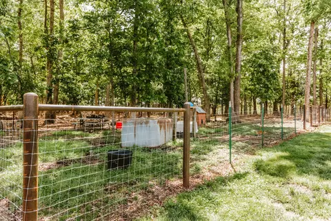 Exterior - 7128 E Farm Road 84, Strafford, MO 65757 photo 6 of 9