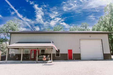 Exterior - 7128 E Farm Road 84, Strafford, MO 65757 photo 2 of 9