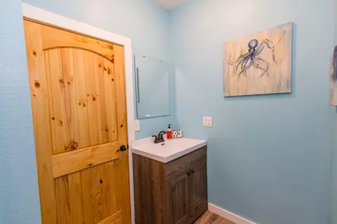Bath - 7128 E Farm Road 84, Strafford, MO 65757 photo 3 of 4
