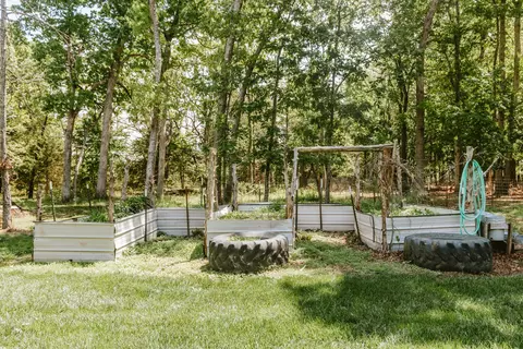 Exterior - 7128 E Farm Road 84, Strafford, MO 65757 photo 7 of 9