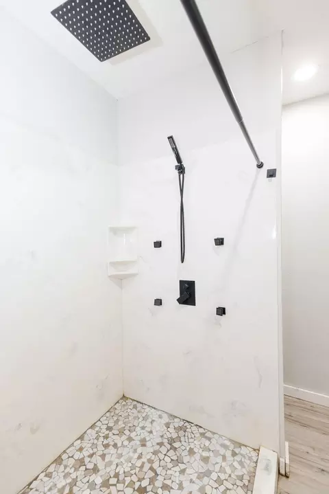 Bath - 7128 E Farm Road 84, Strafford, MO 65757 photo 1 of 4