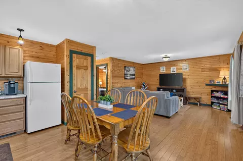 Dining - 375 Edgewater Cir, Forsyth, MO 65653 photo 2 of 3
