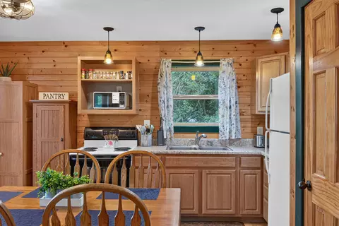 Kitchen - 375 Edgewater Cir, Forsyth, MO 65653 photo 1 of 4