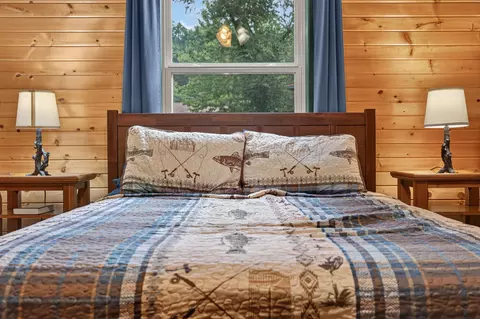 Bedroom - 375 Edgewater Cir, Forsyth, MO 65653 photo 3 of 4