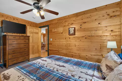 Bedroom - 375 Edgewater Cir, Forsyth, MO 65653 photo 2 of 4